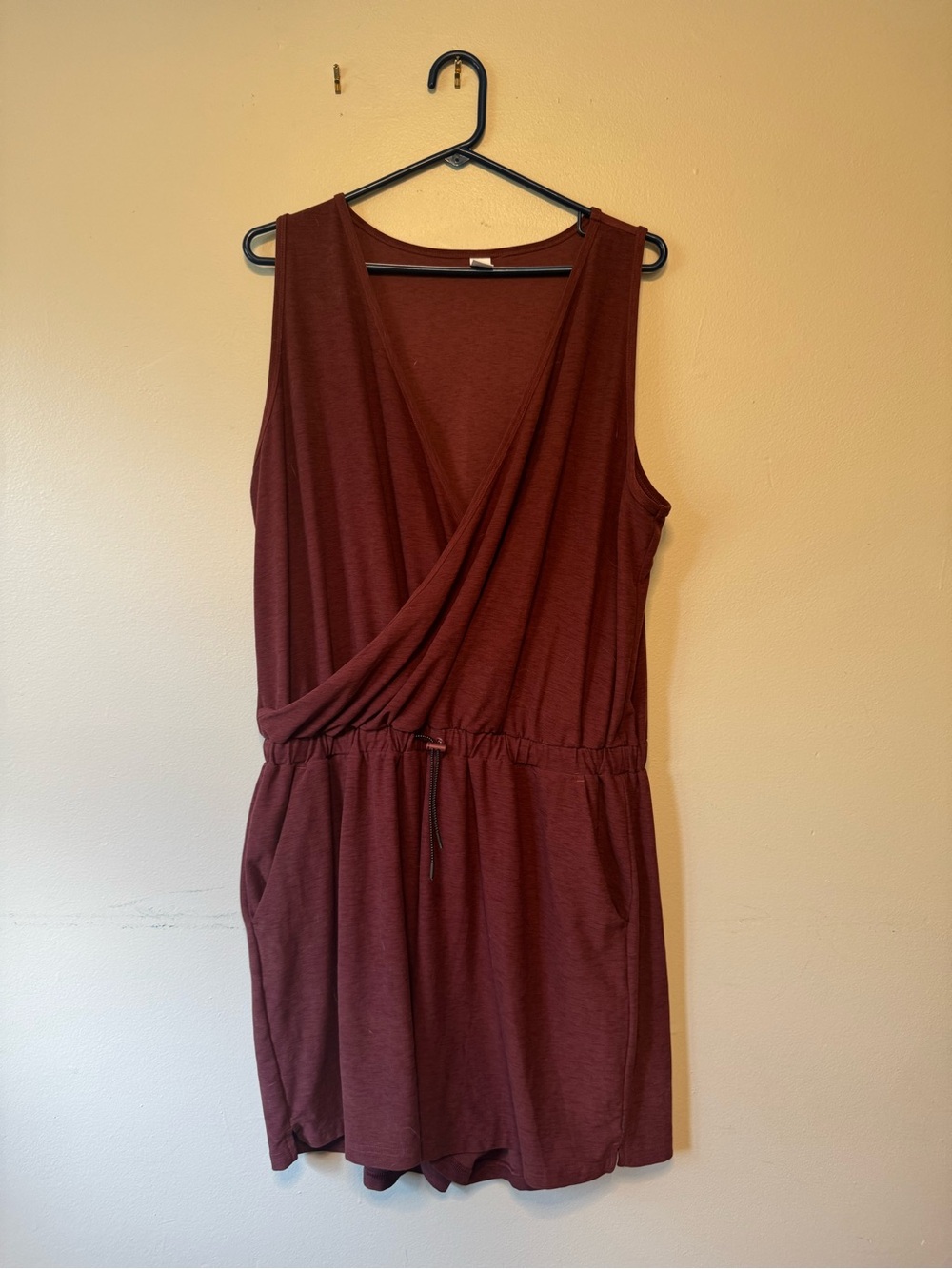 Old Navy Sleeveless Surplice Romper in Burgundy